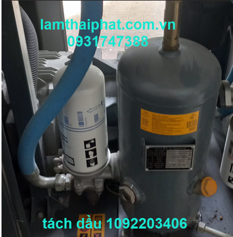 Tách dầu Atlas Copco tại máy